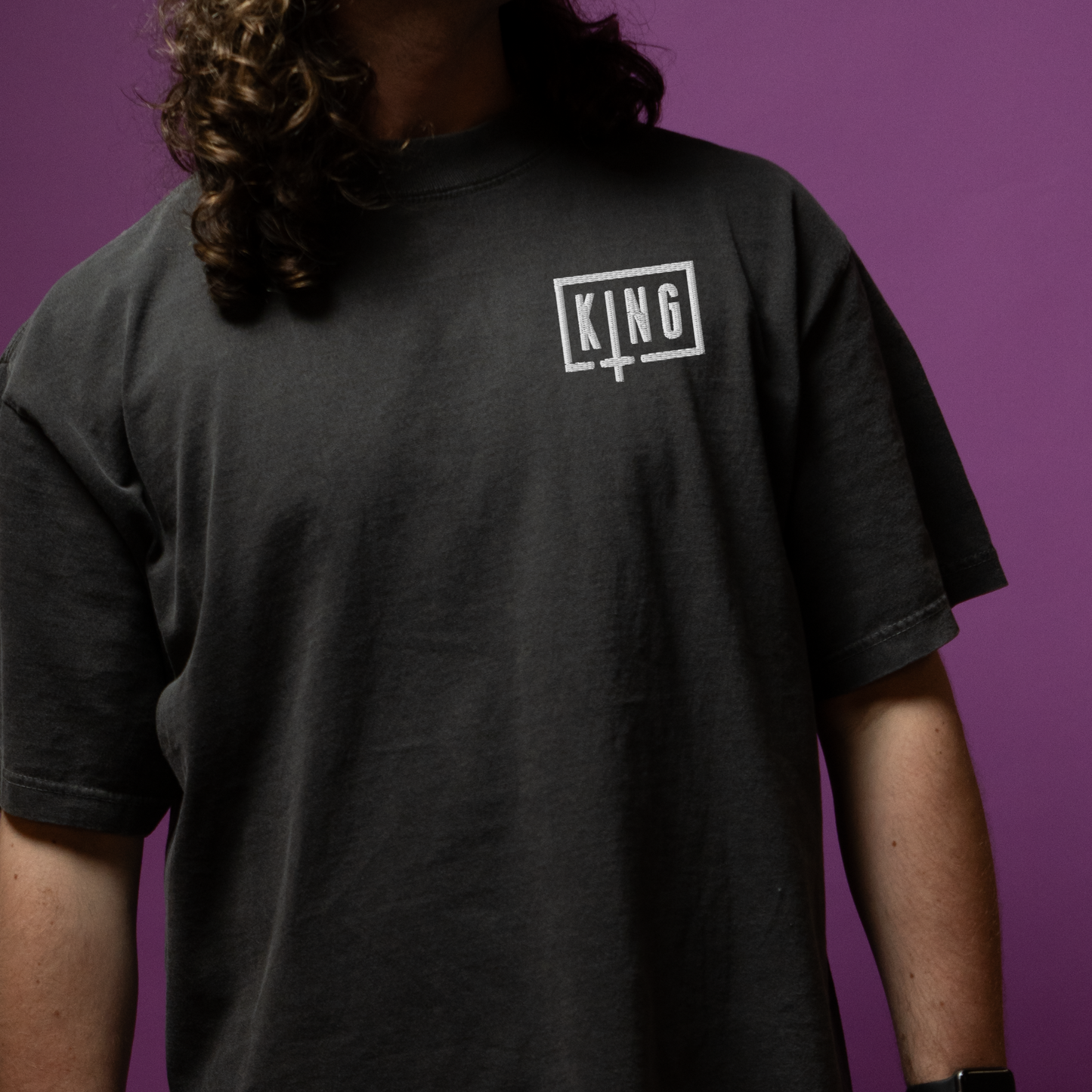 sullivan king embroidered oversized faded t-shirt