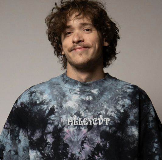 Alleycvt embroidered oversized tie-dye t-shirt